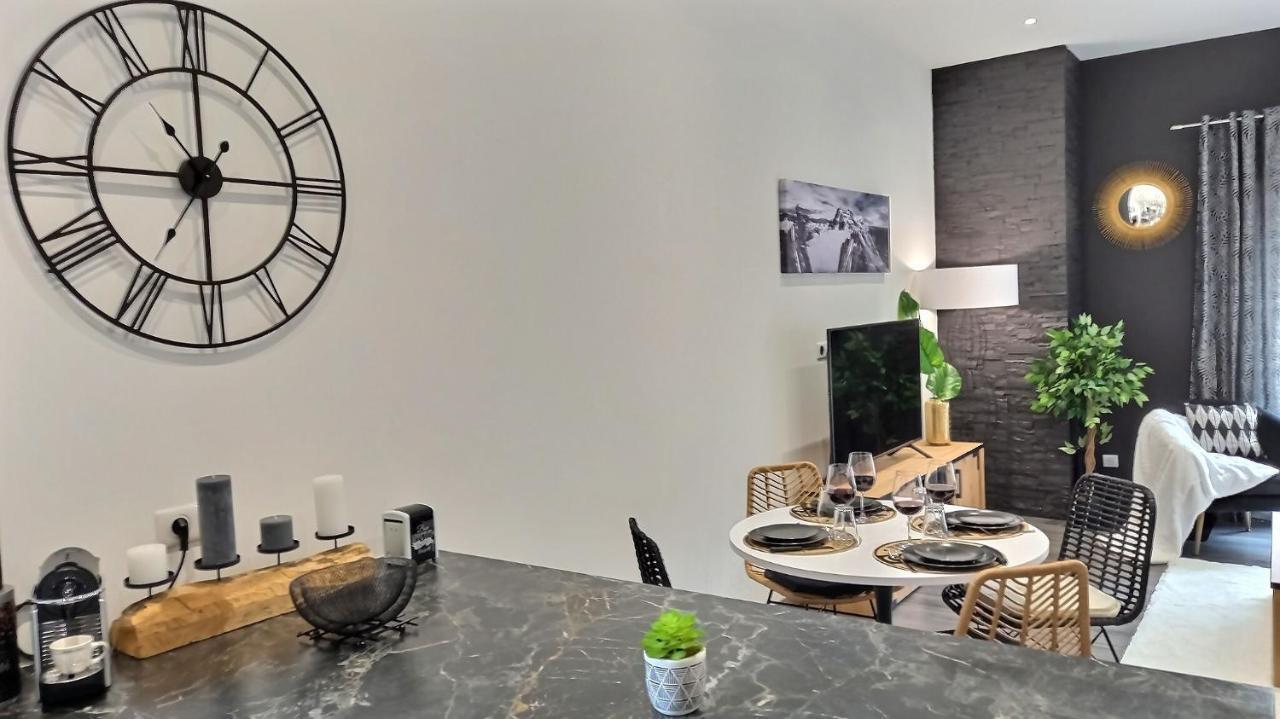 Black&White Home-By So'Serenityhome-Balcon-Parking คลูส ภายนอก รูปภาพ