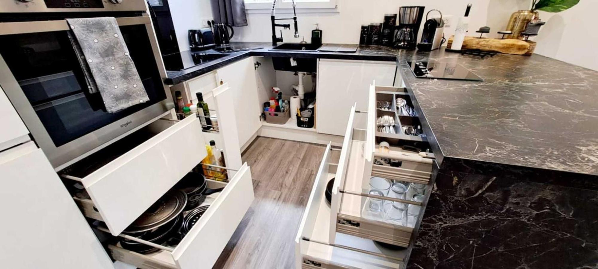 Black&White Home-By So'Serenityhome-Balcon-Parking คลูส ภายนอก รูปภาพ