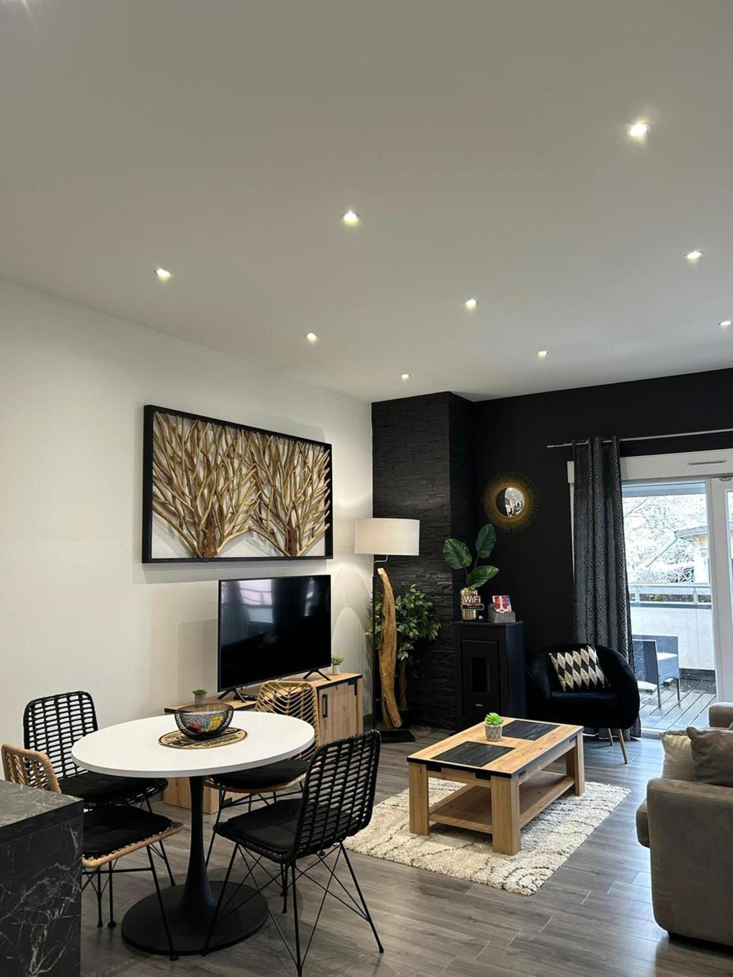 Black&White Home-By So'Serenityhome-Balcon-Parking คลูส ภายนอก รูปภาพ